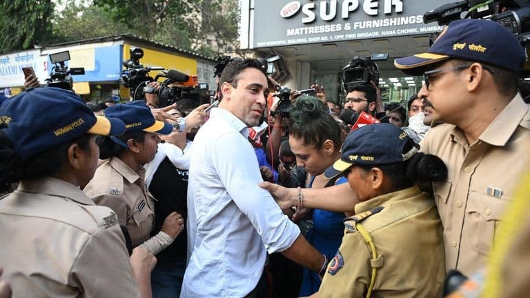 अभिनेता इमरान खान को बॉम्बे हाई कोर्ट से बड़ी राहत, ‘भारत छोड़ने’ के नोटिस पर 2 नवंबर तक कार्रवाई नहीं